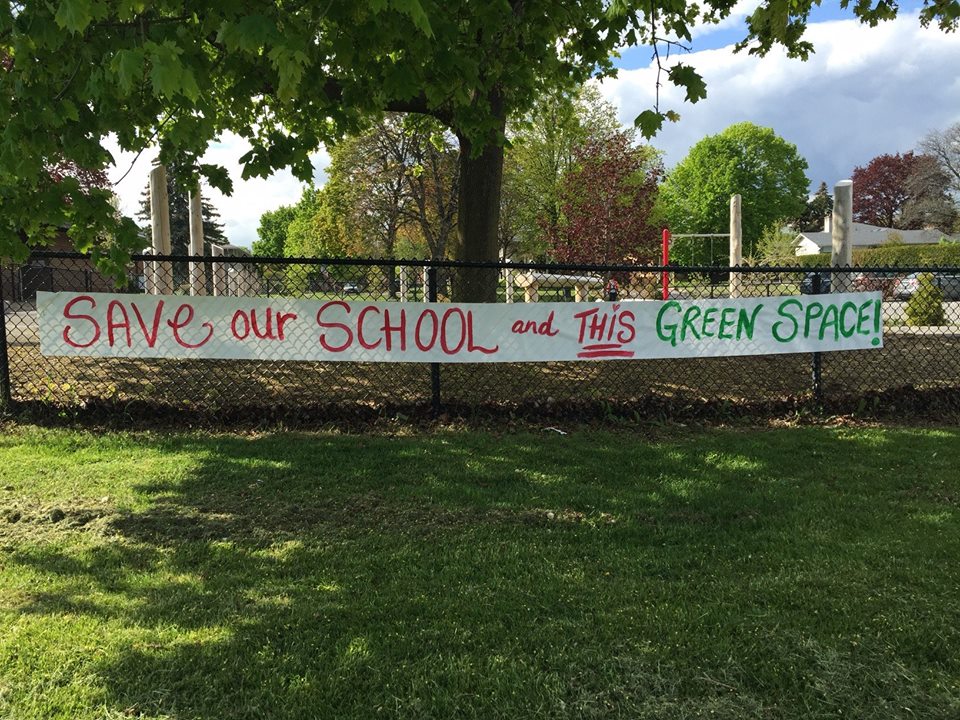Friends_of_SCS's tweet photo. #ItsOfficial Deal finalized to save Silver Creek School! @tdsb @Yvan_Baker #onpoli #topoli #cdnpoli #Greenspace & vital programs for children w #specialneeds #mentalhealth needs & #autism protected. #Gratitude #persistence #CommunityAdvocacy #FofSC https://t.co/8amXqqlwH7 https://t.co/jAVXJHz1Qy