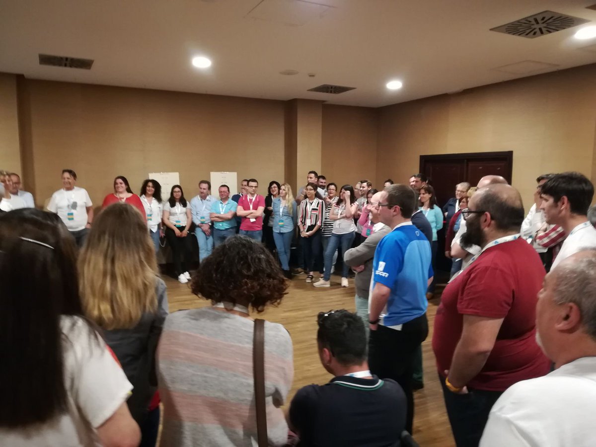 AndaluciaVuela's tweet photo. Continúa el #EncuentroACD con talleres "La celebración".
Porque todas y todos contamos #hACDiez disfrutando, unidos, aprendiendo... ¡A por 10 años más! https://t.co/gdHKVakevt