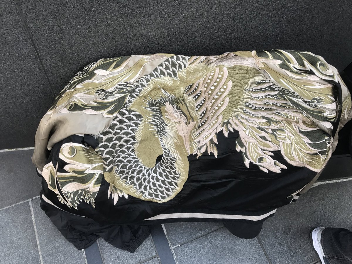 ひいらぎミオナ 色々〆切 スカジャン自作ですか 凄いですね 刺繍な感じでしょうか やはり古くから伝わる感じの和のテイストは和洋折衷で映える気がしますね 実際多いですし ひいらぎミオナ 色々〆切 スカジャン自作ですか 凄いですね 刺繍な感じでしょうか やはり古くから伝わる感じの和のテイストは和洋折衷で映える気がしますね 実際多いですし