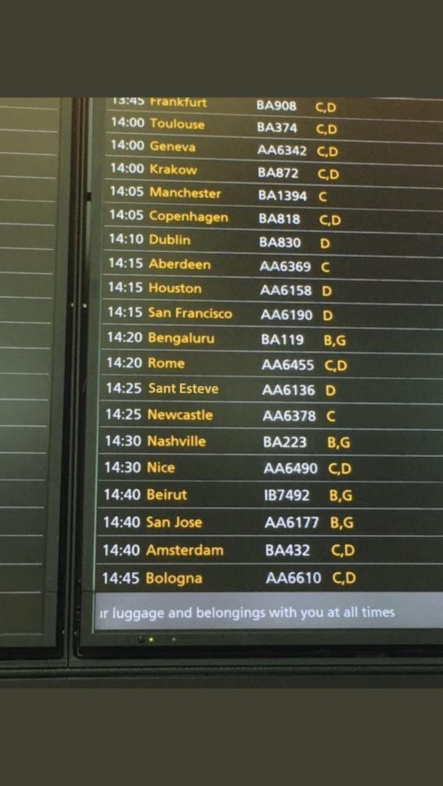 L'aeroport de <a href="/HeathrowAirport/">Heathrow Airport</a> ens fa arribar aquesta fotografia. Estem molt contents d'aparèixer al seu panell de sortides! 😎