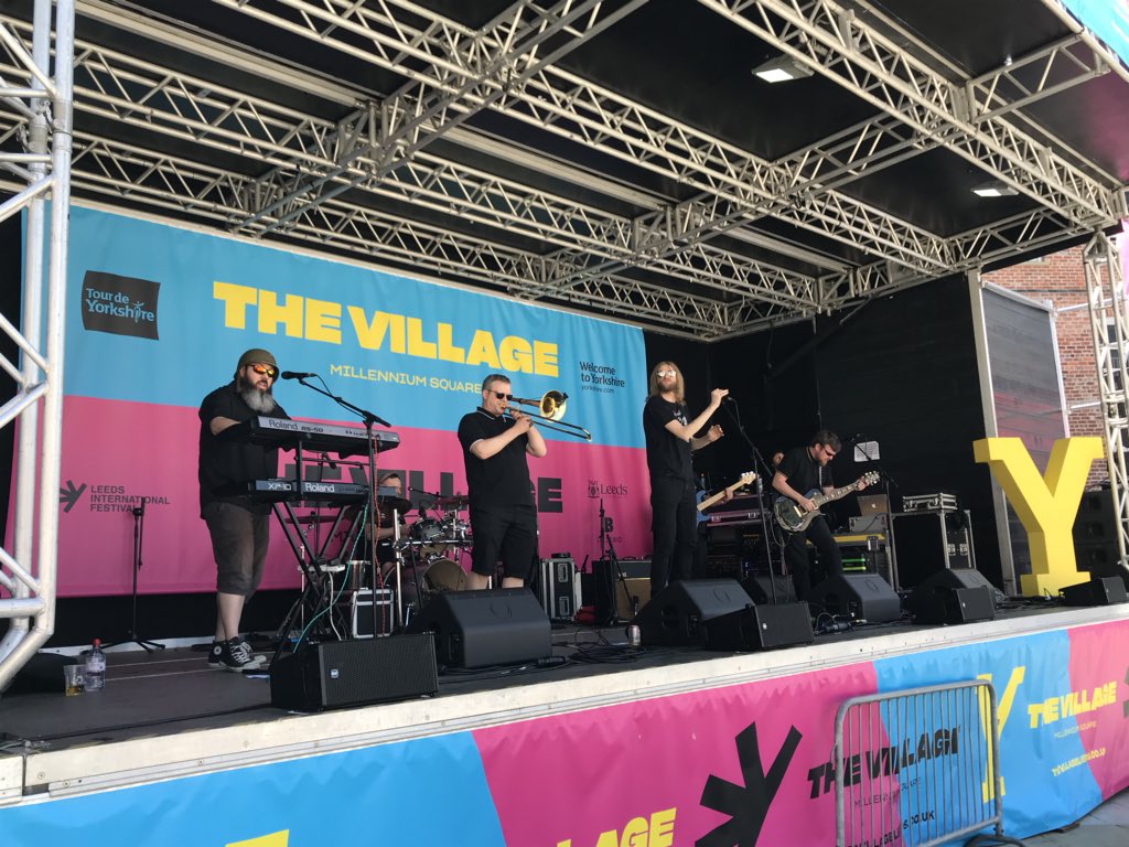 WTYIndustry's tweet photo. @AnalogBombs were the first band to rock the stage today at Millennium Square, Leeds! Feet were tapping and heads were nodding to their scar set. Thanks for joining us! https://t.co/9kbOuH6Xin