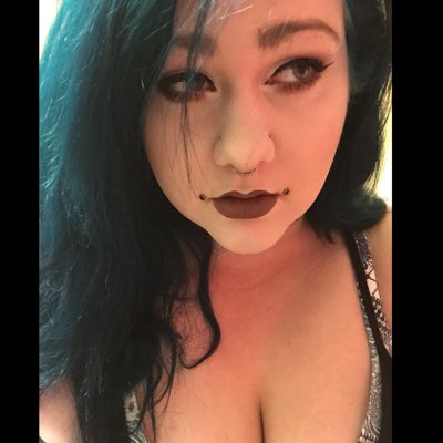 VangiVanity's tweet photo. #NewProfilePic https://t.co/pNSsWekP7o