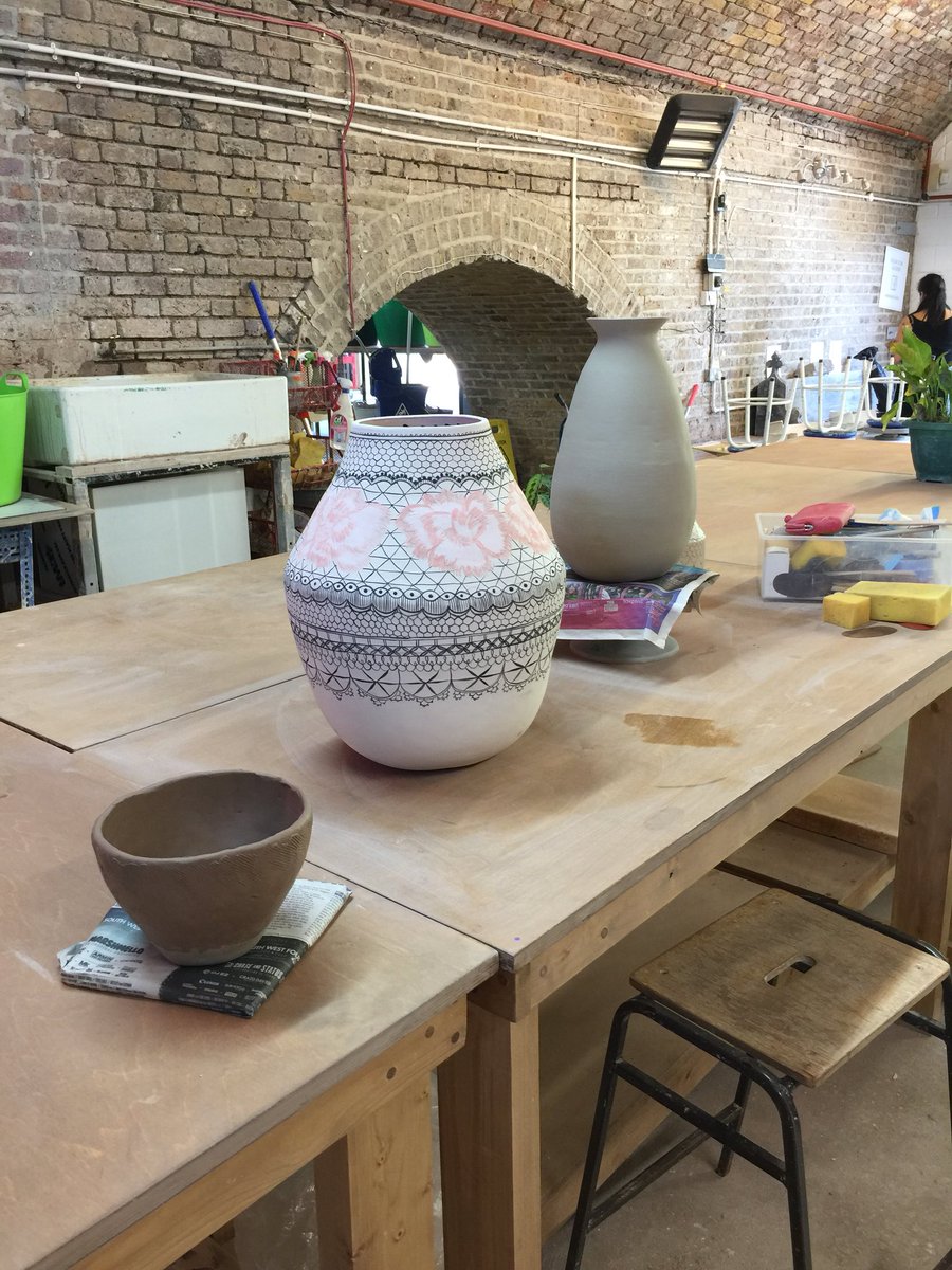 baby_forest's tweet photo. An inspirational visit to @missynoa #NoaWeintraub’s studio today. Great to be able to welcome her to Baby Forest in person and find out more about her work and practice. Exciting things in store!
#ceramics #modernmaker #contemporarymaker #vessels #handbuiltpottery https://t.co/fj6JtjOrUH