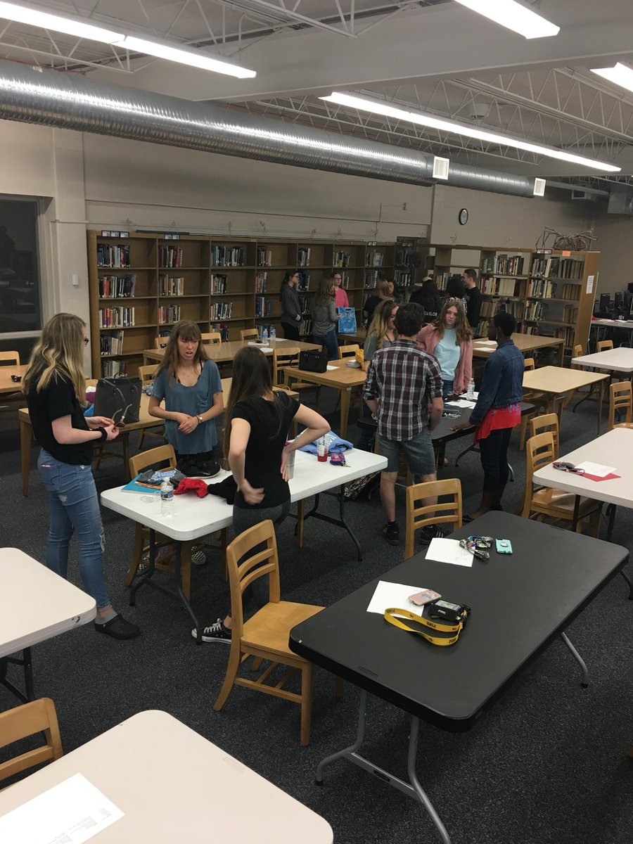 Rebelmentors's tweet photo. New Rebel Grow Mentors creating the “perfect mentor” #rebelgrowtraining #southHSpointsofpride @SOUTH_Principal @WESchools @Thompson_WESsup @WES_CurricDir https://t.co/CtMJ8tj3IR