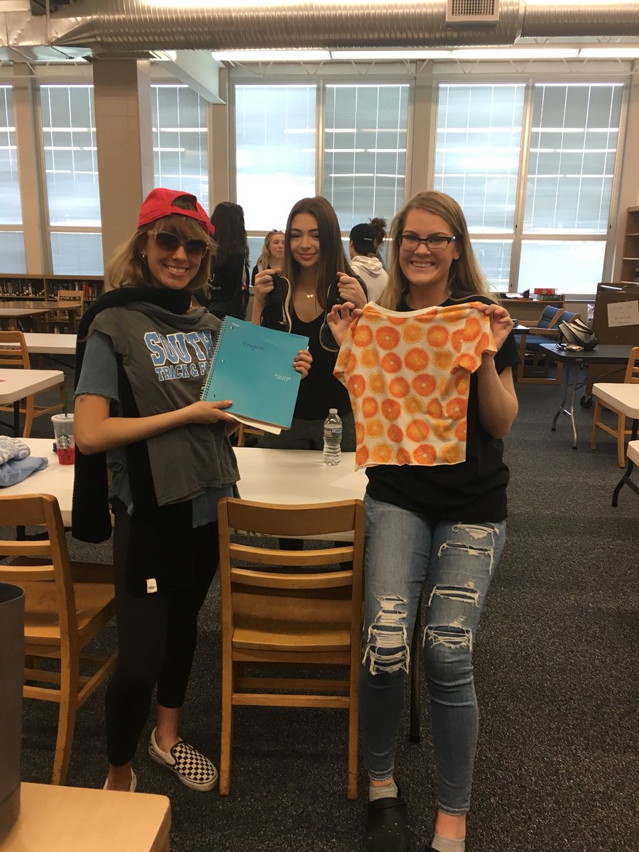 Rebelmentors's tweet photo. New Rebel Grow Mentors creating the “perfect mentor” #rebelgrowtraining #southHSpointsofpride @SOUTH_Principal @WESchools @Thompson_WESsup @WES_CurricDir https://t.co/CtMJ8tj3IR