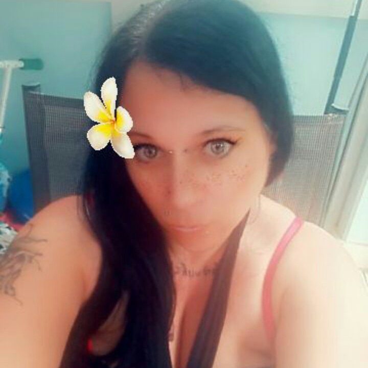 TanjaStaudinger's tweet photo. Happy weekend sweeties ✌😍 https://t.co/hsgW01f7Ac