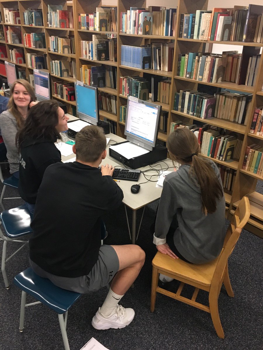 Rebelmentors's tweet photo. Rebel Grow Mentors writing their first lesson and planning Freshmen Orientation #rebelgrowtraining #southHSpointsofpride @SOUTH_Principal @WESchools @Thompson_WESsup @WES_CurricDir https://t.co/KsXVg3CtL1