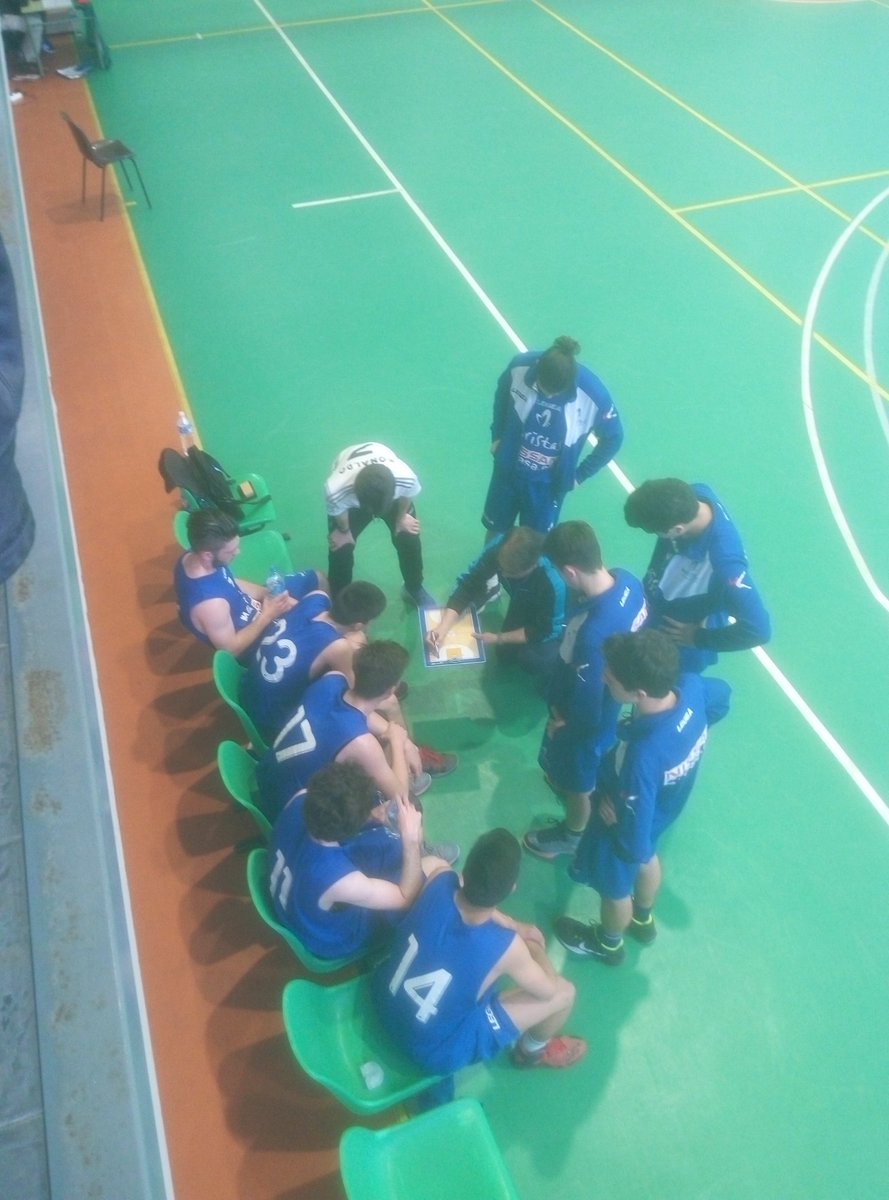 AusevaBasket's tweet photo. Tercer partido de los 1/4 de final el q ganรฉ en la Final A4 #JuniorMasc @ausevamaristas & #BLena https://t.co/DMcc22ewj7