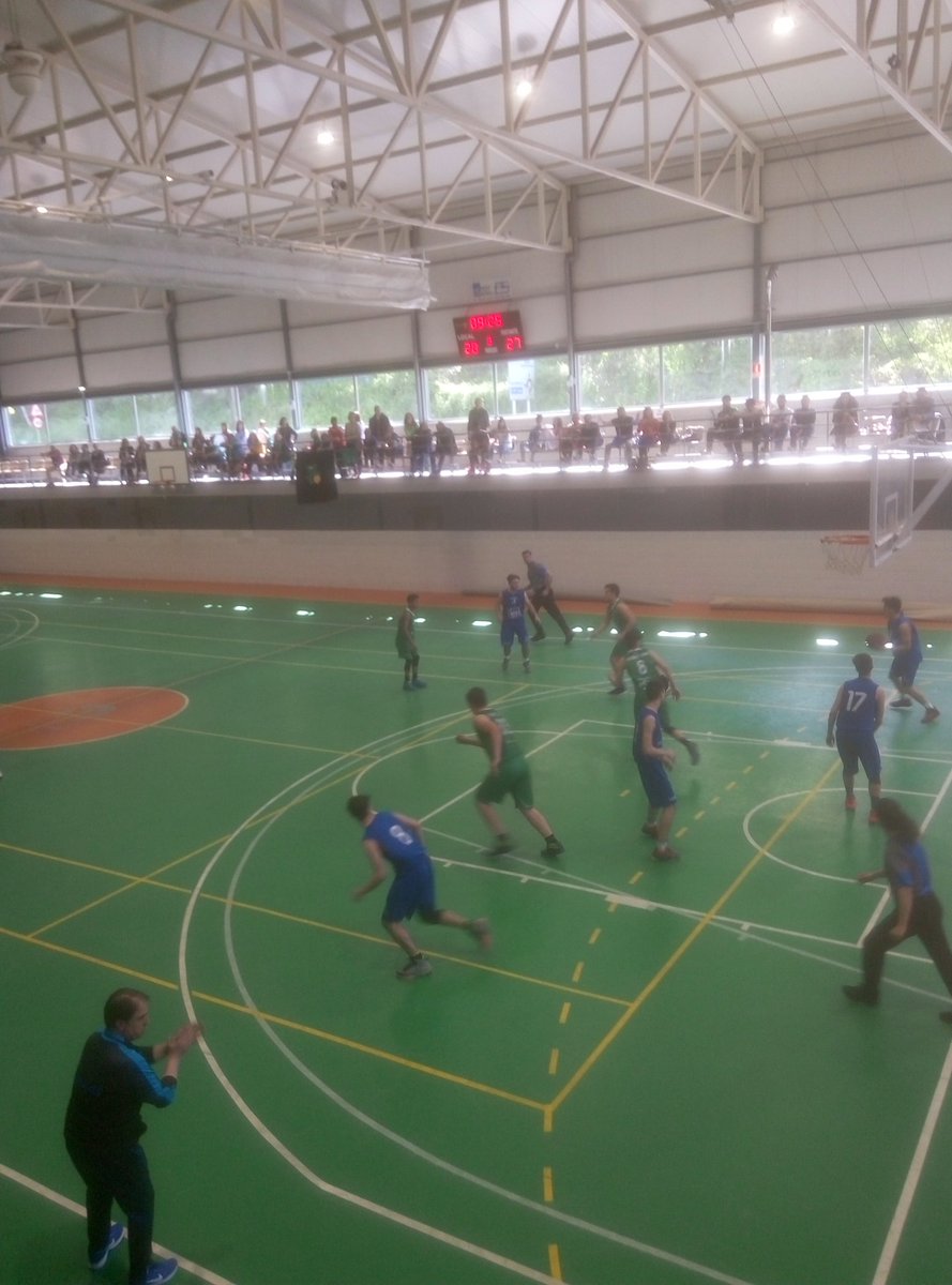 AusevaBasket's tweet photo. Tercer partido de los 1/4 de final el q ganรฉ en la Final A4 #JuniorMasc @ausevamaristas & #BLena https://t.co/DMcc22ewj7