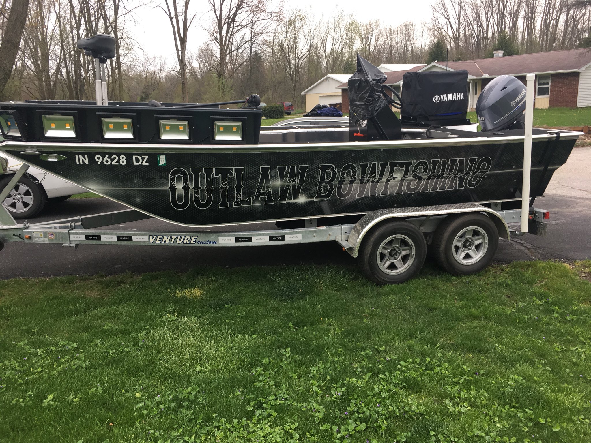 Kevin Kiermaier on X: Sneak peek of my new bowfishing boatwill be  posting more and more as i live vicariously thru my lil bro who will be  using this way more than