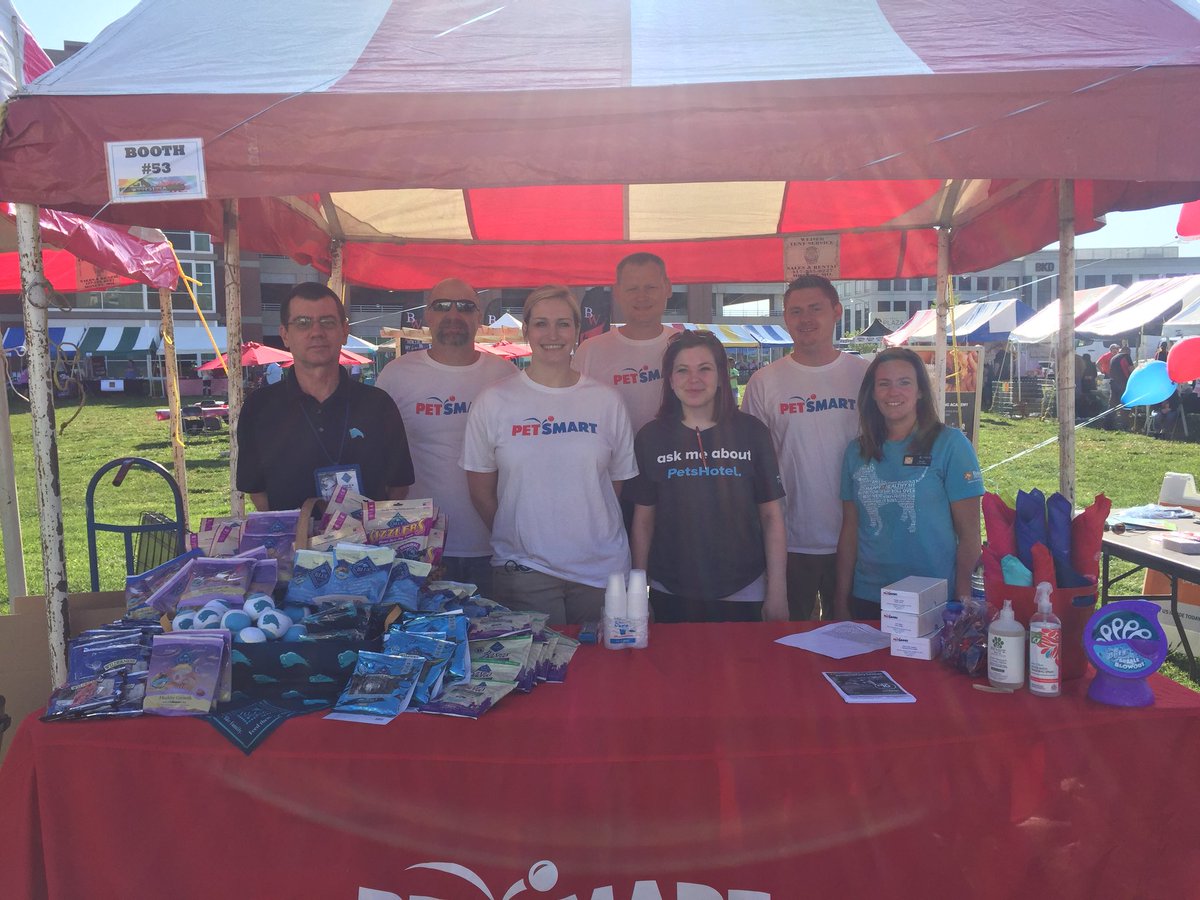 Woofstock 2018 <a href="/PetSmartAE/">Associate Engagement</a> <a href="/TheDogNerd/">Nate Liebermann</a> <a href="/stevenmaplesjr/">steven maples jr</a> @superdadd5 @Queen_Kamp <a href="/JschroederJamie/">Jamie Schroeder</a> <a href="/bluebuffalo/">blue buffalo</a>