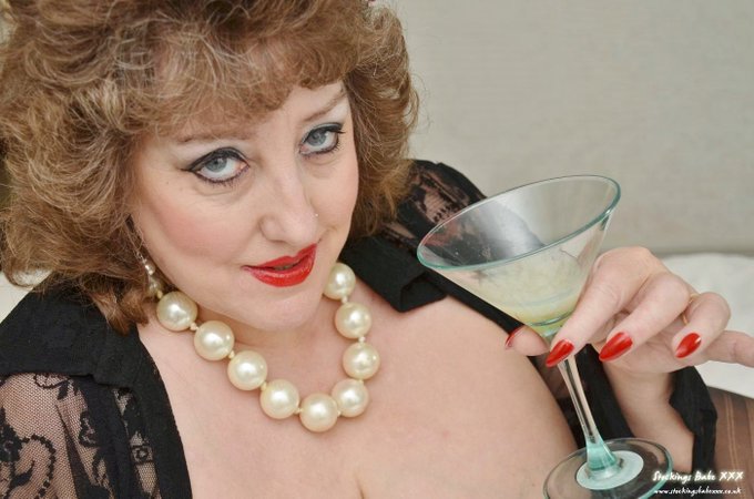 ! am so filthy drinking cum from a martini glass  https://t.co/nxH7dmmcnA https://t.co/XTGk19Kb5h