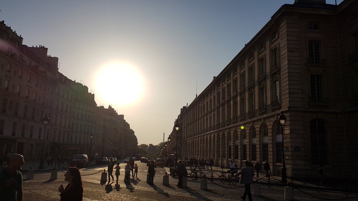 ANSKAarchitects's tweet photo. What a wonderful sunny Saturday in Paris !
p.s. no tricks here
#Paris #France #TourEiffel #EiffelTower #photography #5Mai #weekend #shareparis #5eme #jardinduluxembourg @leCMN @Mairie5Paris @JardinLuco https://t.co/4MA8clG8cs