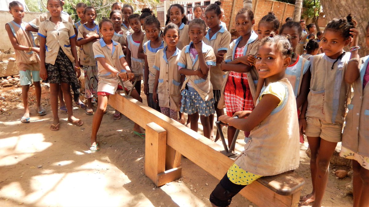 orkydea's tweet photo. Voilà
La mia ventesima area giochi per i bimbi poveri
Alla EPP TSF Nord di Toliara

#oredigioco #oredorate #oreafricane https://t.co/NIHqjulrh8