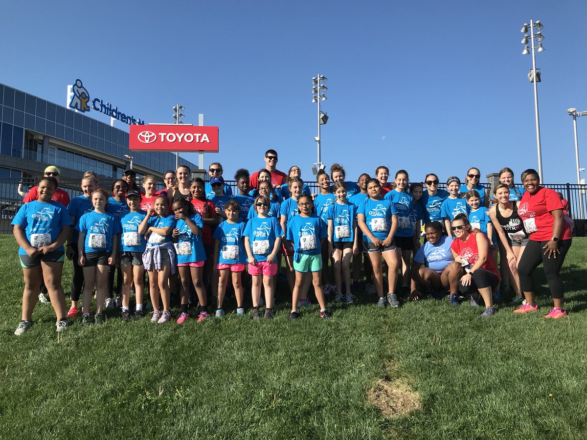 MrsCarter_SMSD's tweet photo. This morning was such an amazing & incredible experience! Proud of our @ApacheIS512 @GOTRKC team —dedicated, motivated, determined, inspiring, goal-oriented, positive, & so much more. Way to go girls!! #5K @SportingKC #ApacheISelevates @theSMSD https://t.co/TkHDjiFfS8