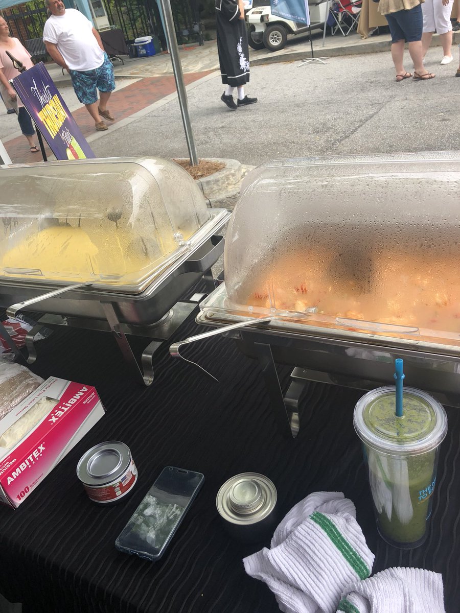 MunchieBunchGIM's tweet photo. Hey it’s Genesis from the Munchie Bunch and I’m coming to you live from the Taste of Conyers #coaxums https://t.co/vBl2fmXvJx
