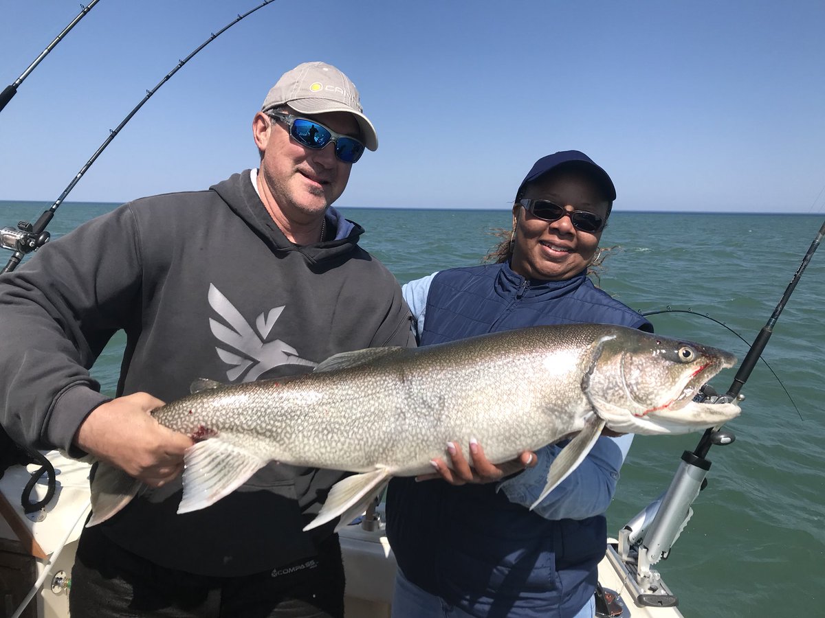 TeamTHRILLSEEKR's tweet photo. Karen bested this beast of a Laker! https://t.co/MImp5Rgvp1