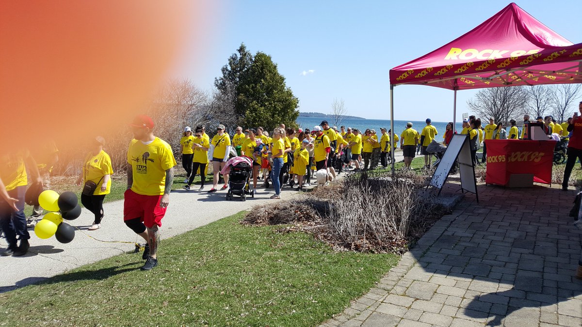 BarrieStepsWalk's tweet photo. Such an AMAZING turnout for the #BarrieStepsForLife walk today! Such a wonderful community we live in! Thank you so much for stepping up for safety!!! #walkforsafety #payitforward #threadsoflife https://t.co/ZquaE2HBJX