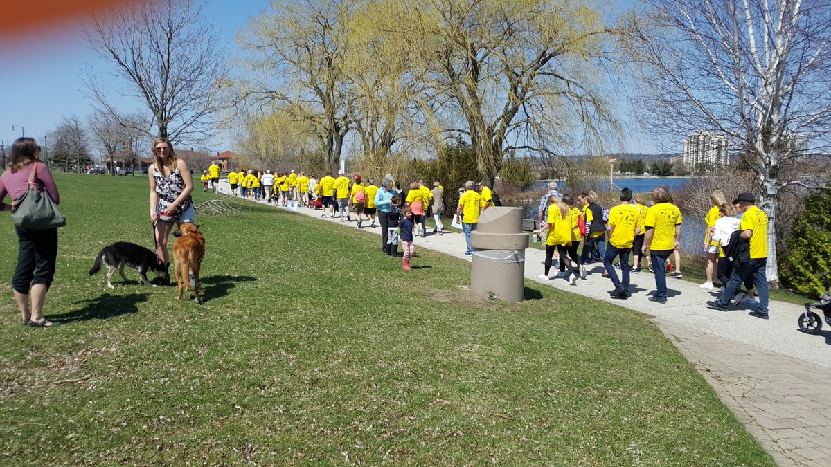 BarrieStepsWalk's tweet photo. Such an AMAZING turnout for the #BarrieStepsForLife walk today! Such a wonderful community we live in! Thank you so much for stepping up for safety!!! #walkforsafety #payitforward #threadsoflife https://t.co/ZquaE2HBJX