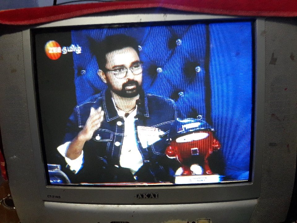 MathiSneha_BE's tweet photo. Now I'm Watching My Cute @actress_Sneha Akka @Prasanna_actor Anna Program #DJD2 ..Celebration Round is Very Super Akka..ππ
Ungaluku Sri Lanka fan than the family pic gift Super'ah irunthuchu Akka..Apram Prasanna Anna Sneha Akka'ku Flower Kuduthathu Semmma Cute'ah irunthuchuππ https://t.co/m1Eej55TPX