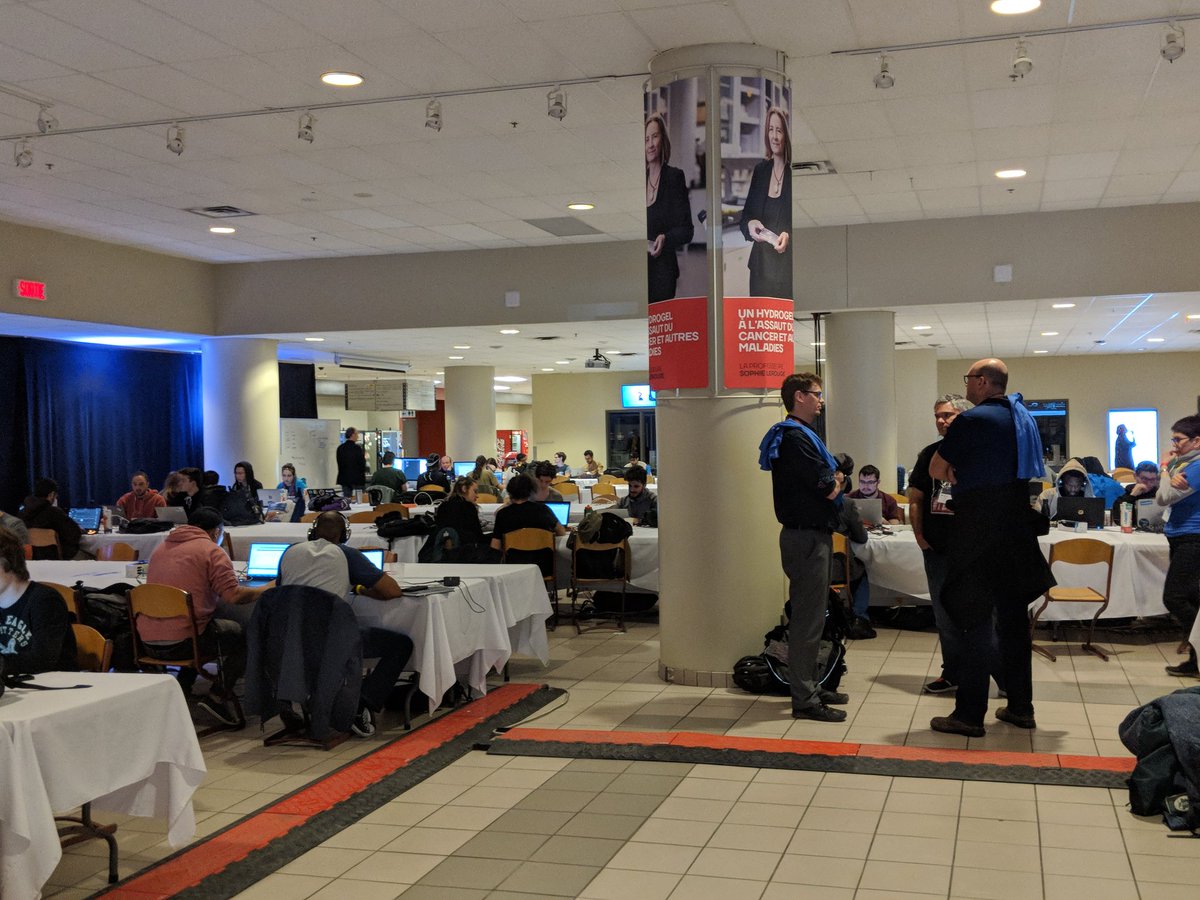 GouvOuvertQc's tweet photo. Ça travaille fort @etsmtl pour #HackQC18, les projets avancent grâce aux #donnéesouvertes https://t.co/ymenfIT8e7