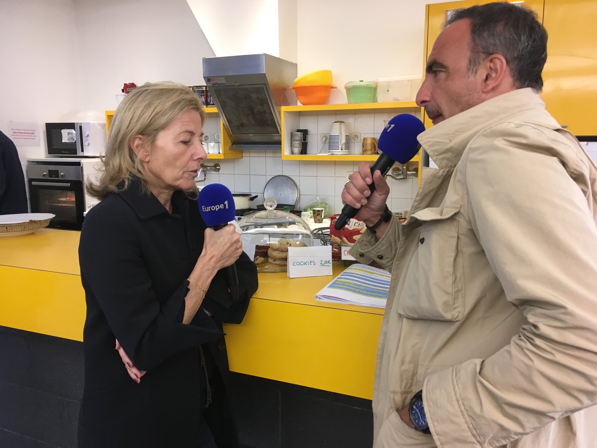 ClaireDutronc's tweet photo. #EnBaladeAvec @nikosaliagas
et @Claire_Chazal sur @europe1, dans son studio de danse #StudioHarmonic ...
Qu'avez vous appris de vos expériences ? "On n'arrête jamais de douter, on fait un métier de l'éphémère" #PuisqueToutPasse @Grasset
--> https://t.co/wQnsQ2f5GE https://t.co/eLS4BBxeFd