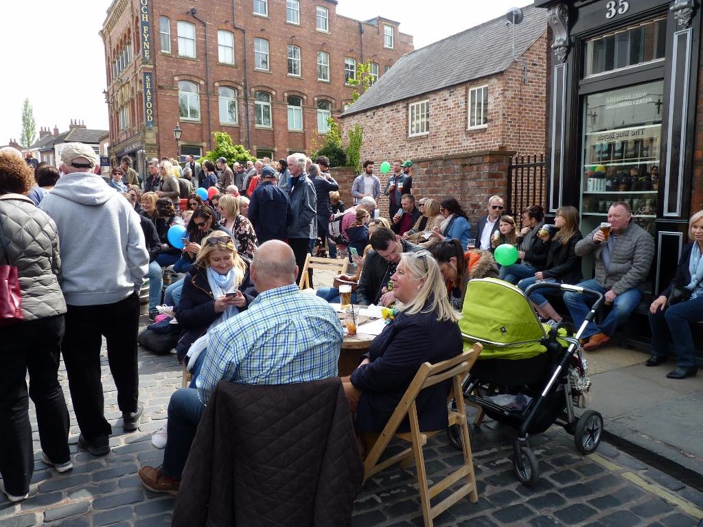 VisitYork's tweet photo. Tomorrow we welcome back @fossgatefest, Fossgate's family-friendly, continental-style street party. There will be great food, amazing music and plenty of shopping to enjoy. https://t.co/SypPyz7SaQ #FossFest https://t.co/0Gqus4yNpX