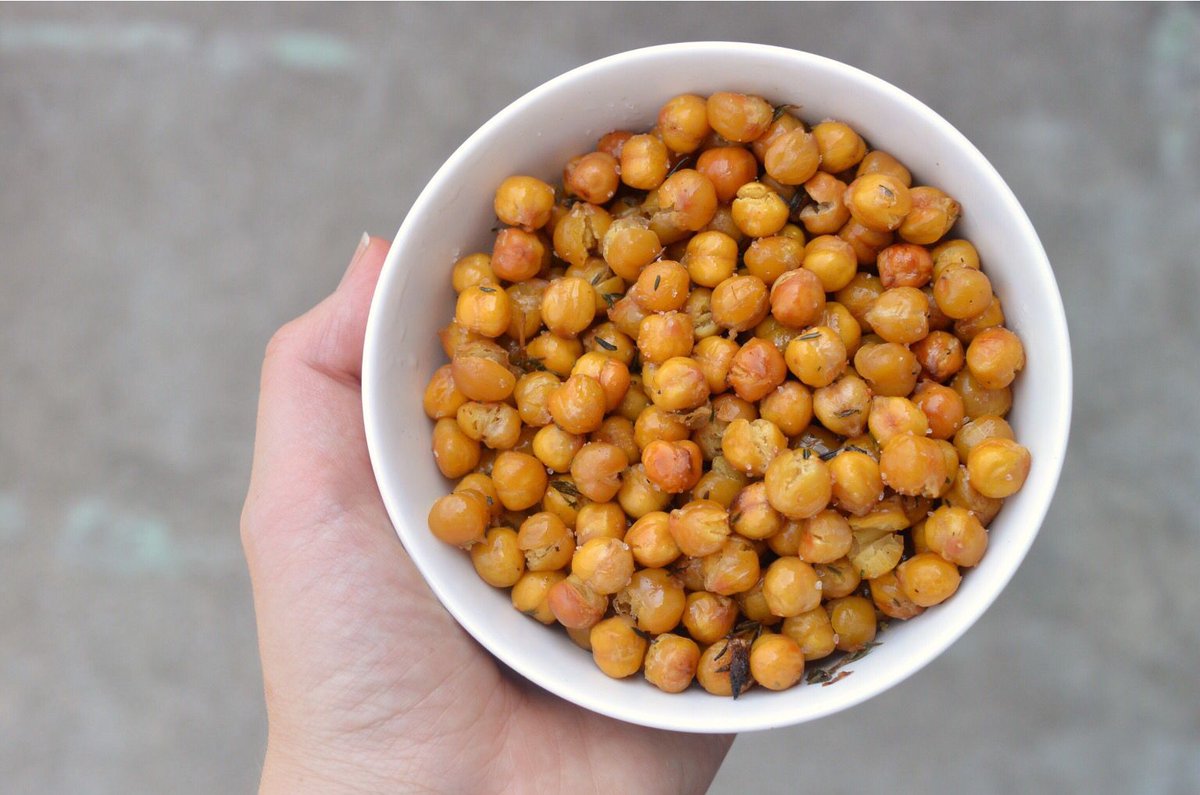 Savoury Roasted Chickpeas Recipe | Lettuceliv buff.ly/2FzqYas #veganrecipes #Foodie #blogger