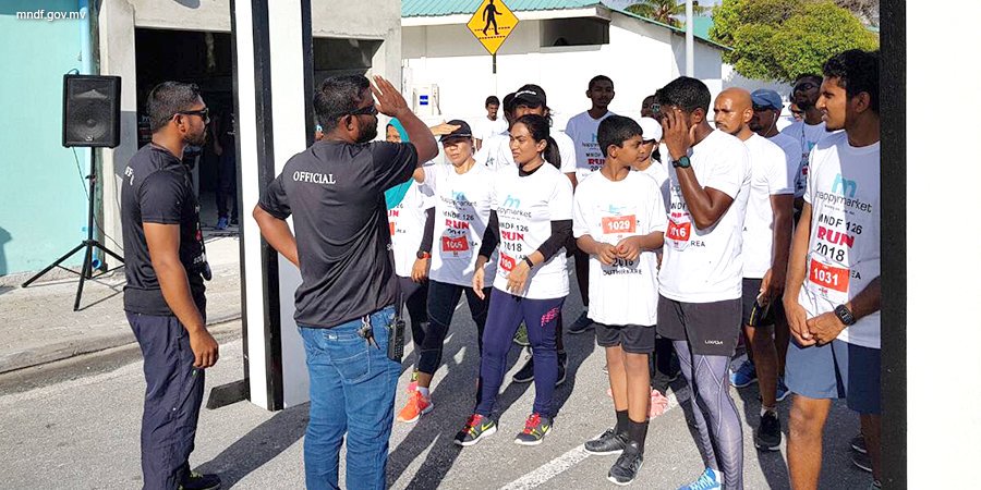 MNDF_mv's tweet photo. 126 Vana Sifainge Dhuvahuge Munaasabathugai MNDF Southern Area in, Addu City gai Miadhu Beyvvi "126 Run" ge therein #MNDF126 https://t.co/NHJ6ZHNx2A
