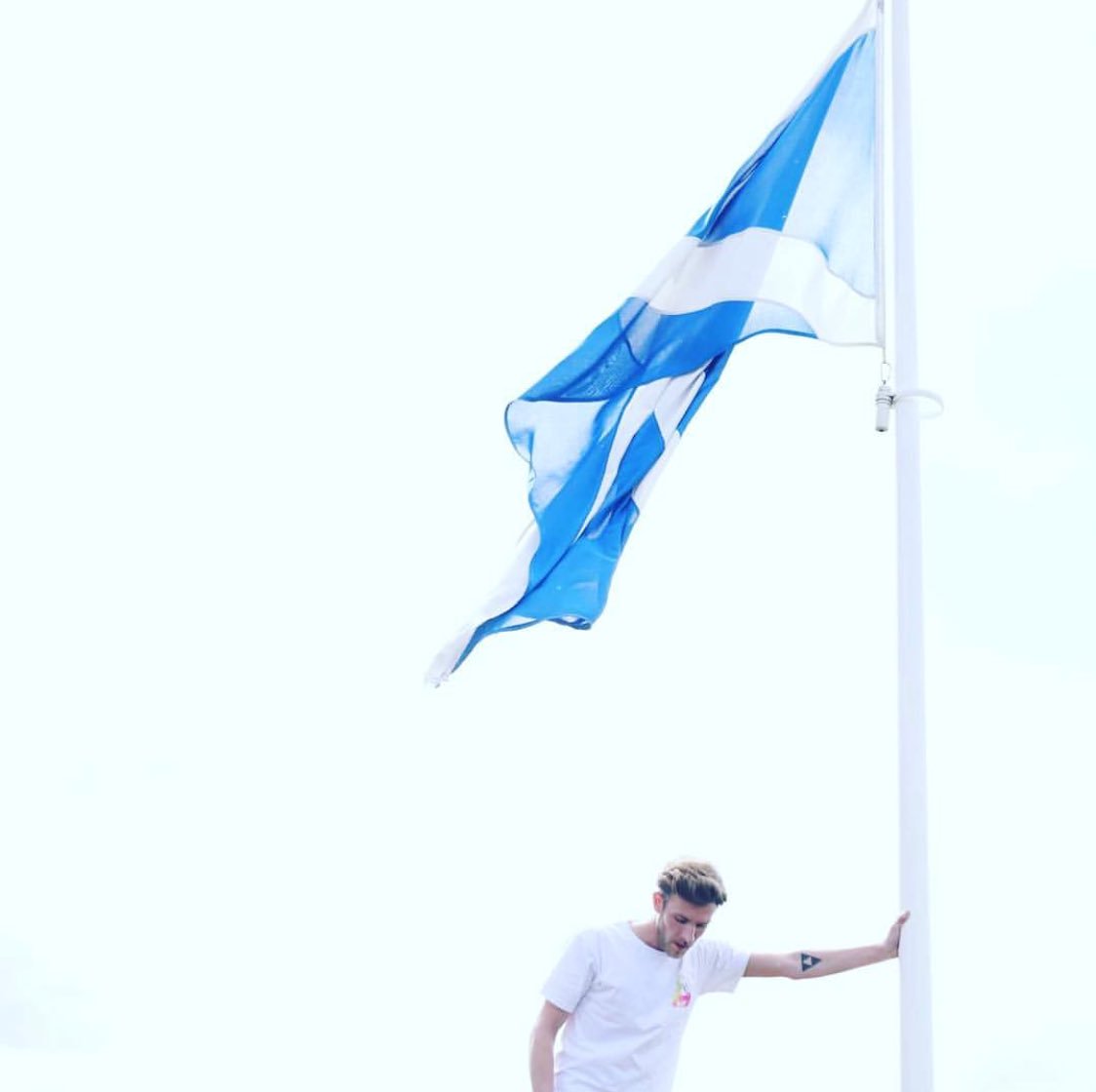 DoNotSleepIbiza's tweet photo. We’re en route to Perth, Scotland with @DariusSyrossian &amp; @Mark_Jenkyns! @Griffartist is ready! https://t.co/1TdpwCeqAN