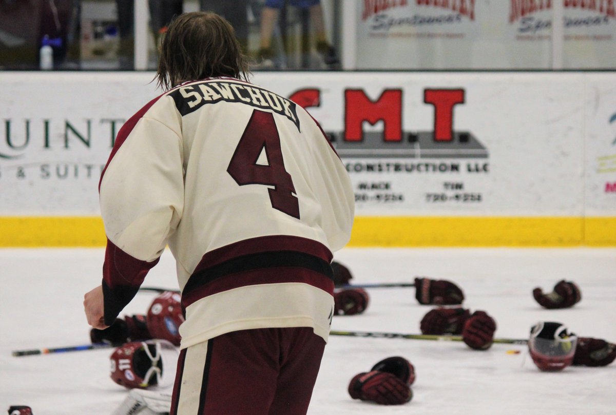 How sweep it is. <a href="/MinotauroHockey/">Minot Minotauros</a> made history <a href="/maysaarena/">Maysa Arena</a> late Friday night with a double overtime goal by Nolan Sawchuk to capture the first Central Cup in franchise history. Recap: bit.ly/2HYuduk via <a href="/MDN_Sports/">Minot Daily Sports</a>.