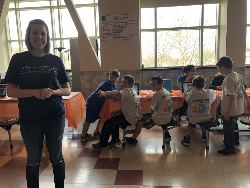 tivertonschools's tweet photo. Pocasset Students participated in the #CCScratchRI under the tutelage of Mrs. Edwards. Her team presented to the βScratch JRβ Programmers and were introduced to programming digital characters, robots and other coding and scripting! Great job learners! https://t.co/4yrUEb1Z7h