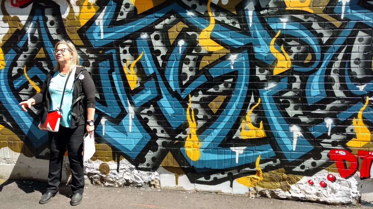 kriskdub's tweet photo. Temporary art in Ontario St. alleyway will be covered up by white paint later this year. New graffiti art incoming, says @shesellseeshell https://t.co/gkHT7hjirj