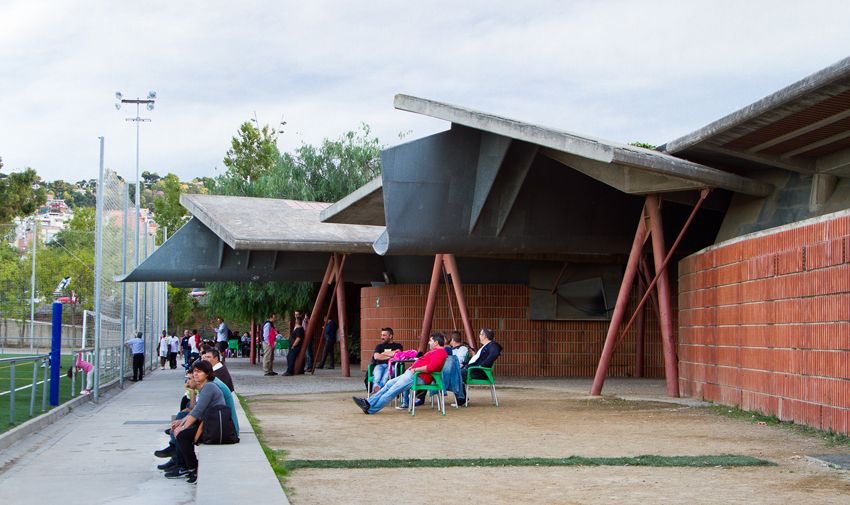 JonTugores's tweet photo. Així protegim la nostra arquitectura !!!!

Vall Hebrón.... AVUI 
Tir a l’Arc Olimpiades 92
Enric Miralles &amp; Carme Pinós! 
Via @eyemissu https://t.co/q9e7AmUF7f