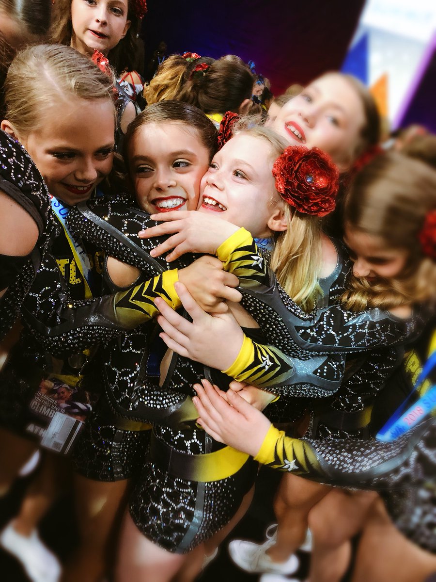 VarsityAllStar's tweet image. Congratulations to all the teams moving on to FINALS in the Small Youth Level 3 Division! #TheSummit2018