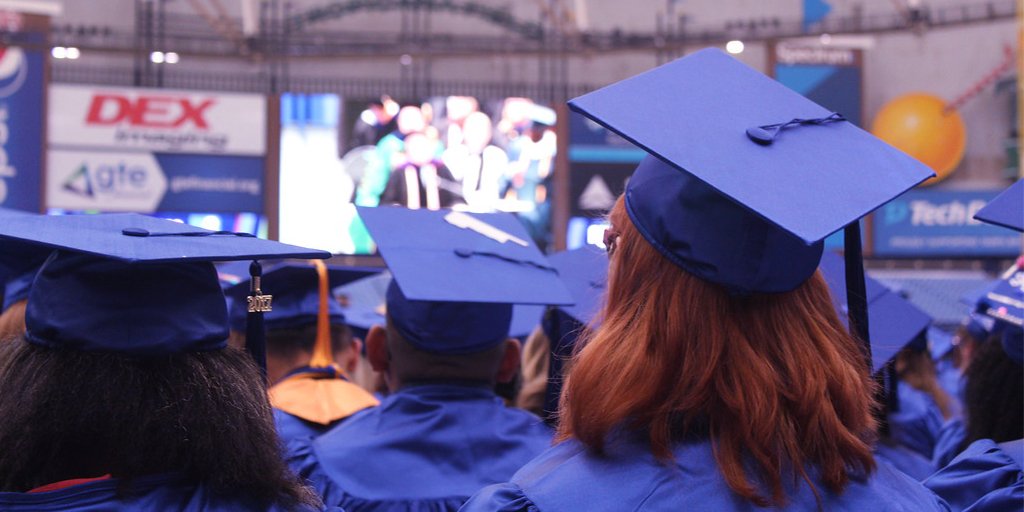 St Petersburg College On Twitter Still Need Your Cap Gown For