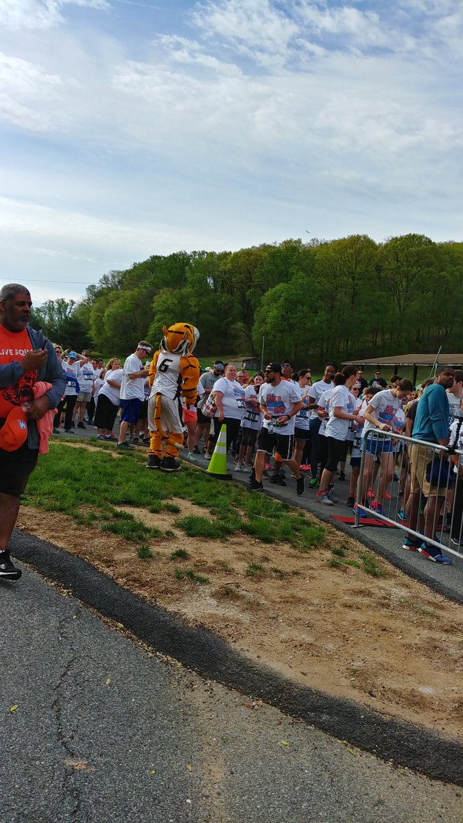 bcpstv's tweet photo. Great day for BCPS Wellness 5K! @BaltCoPS @BCPSParentU https://t.co/k3ny80VTQd