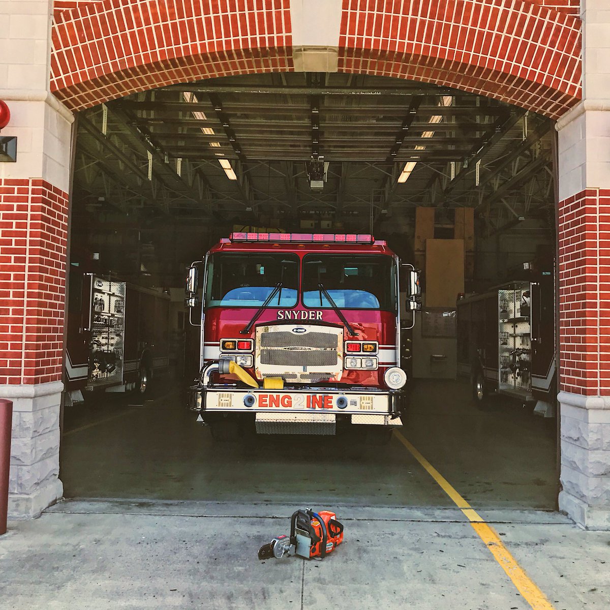 FirstLineLead's tweet photo. Took a quick break from listening to podcasts and writing up notes from @FDIC to open the bay door and rub the saw for it's weekly check. #Firefighter #FireDepartment #FirstLineLeadership https://t.co/pBlJL2vZgO