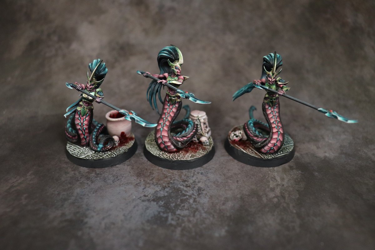 warhammerweekly's tweet photo. The newest group of Blood Sisters are ready for the battlefield hungering to turn the enemies of Morathi to stone. #PaintingWarhammer #Warmongers https://t.co/uWNTUSVxqC