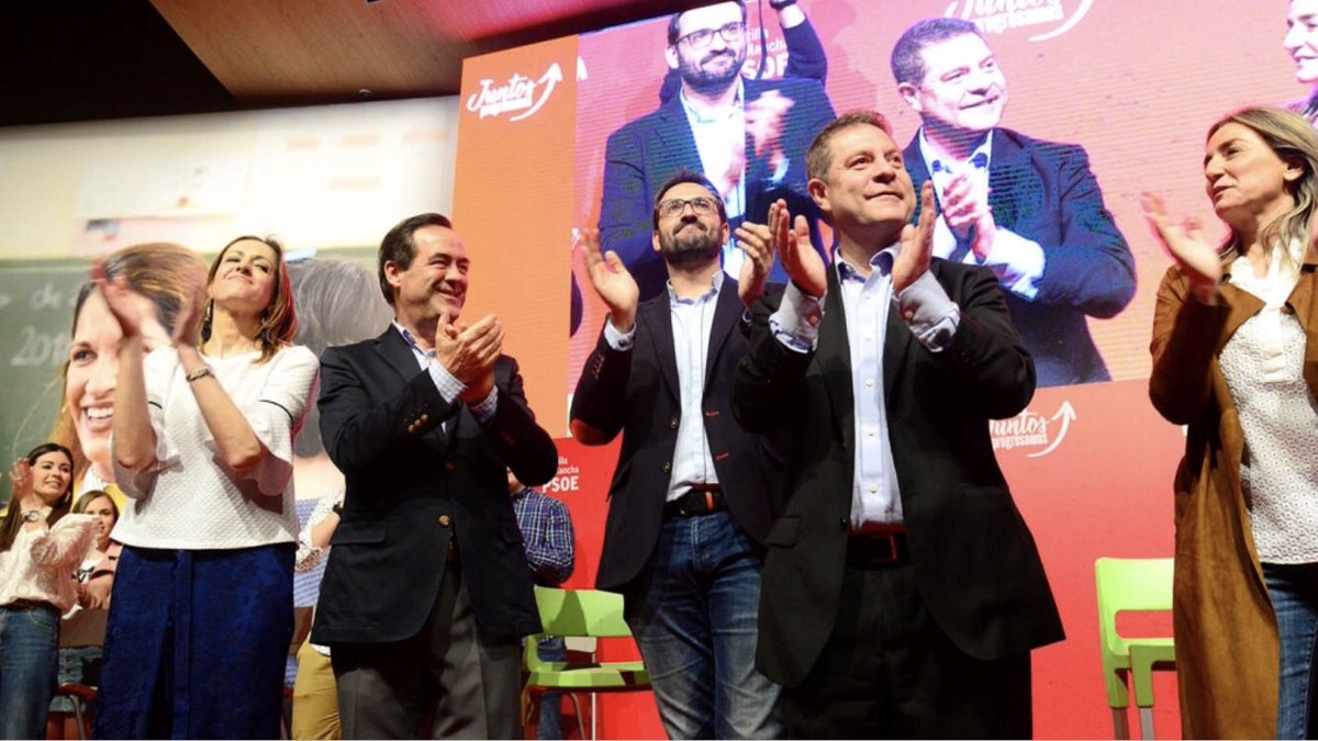 Guadalupem1960's tweet image. Allí estuvimos! Celebrando 3años de gobierno socialista. 
Para seguir avanzando, para seguir recuperando una región que no para de crecer
#JuntosCrecemos
#JuntasProgresamos 
@PSCMPSOE