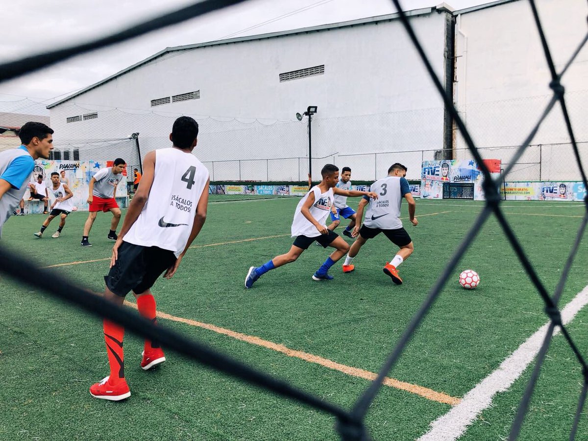 redbullpa's tweet image. Empezamos con las clasificatorias ¿Quién será el equipo que irá a la Final en Brasil? #NeymarJrsFive