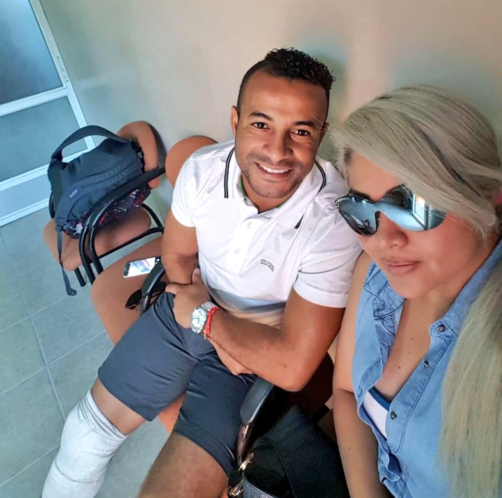 REmelecista's tweet photo. RECUPERATE PRONTO #CAPI15!!
#PedroQuiñónez15, "Segundo día de rehabilitación con la mejor compañía #VanedeQuiñónez10 amor de mi vida gracias por estar a mi lado en estos momentos! Fe y paciencia para volver con más fuerzas" https://t.co/M7LiXWn1XL