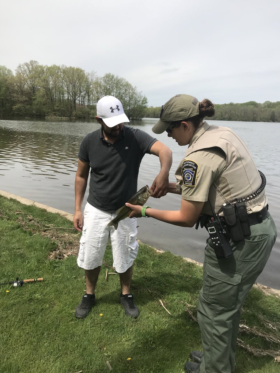 pafishandboat's tweet photo. Thanks to #WCO Thurner-Diaz for the help, as Jose Perez shows off the Largemouth Bass he caught at the #SCFFF today. Congratulations! @ColonelPFBC @Take_Me_Fishing @stevekralik66 https://t.co/PFwQuYmAzV