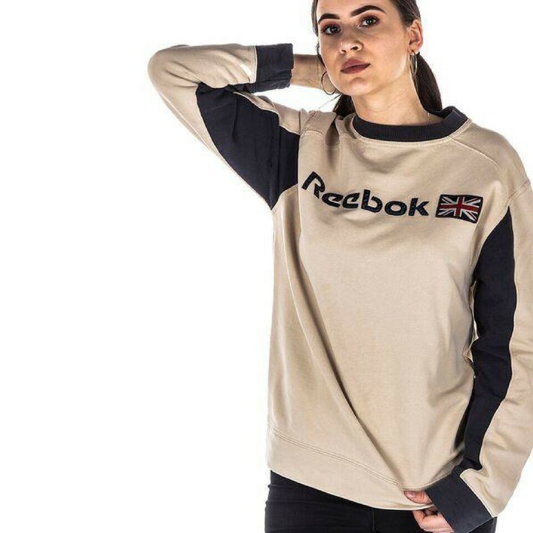 HLstores's tweet photo. no matter if the sun is burning, i'll always love a vintage jumper🕶️ https://t.co/jQtdlQlfWi