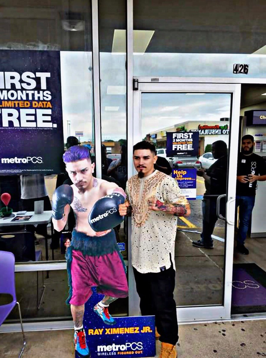 XimenezRay's tweet photo. Thank you @metropcs and thanks to everyone that showed up yesterday. #boxing #boxingnews #boxinglife #prolife #professional #team #ximenez #rvx #valentino #letsgetit #metropcs #phones https://t.co/ZgfI0Y6g0D