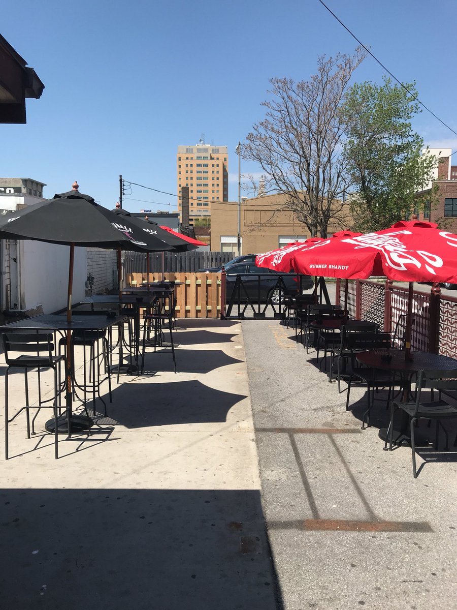 vansev22's tweet photo. Tour De Brew, Cinco de Mayo, Kentucky Derby & Cubs vs Cards. @DamViewBar is open. #Damgoodtime #GoCubs https://t.co/ersm6gy1SJ