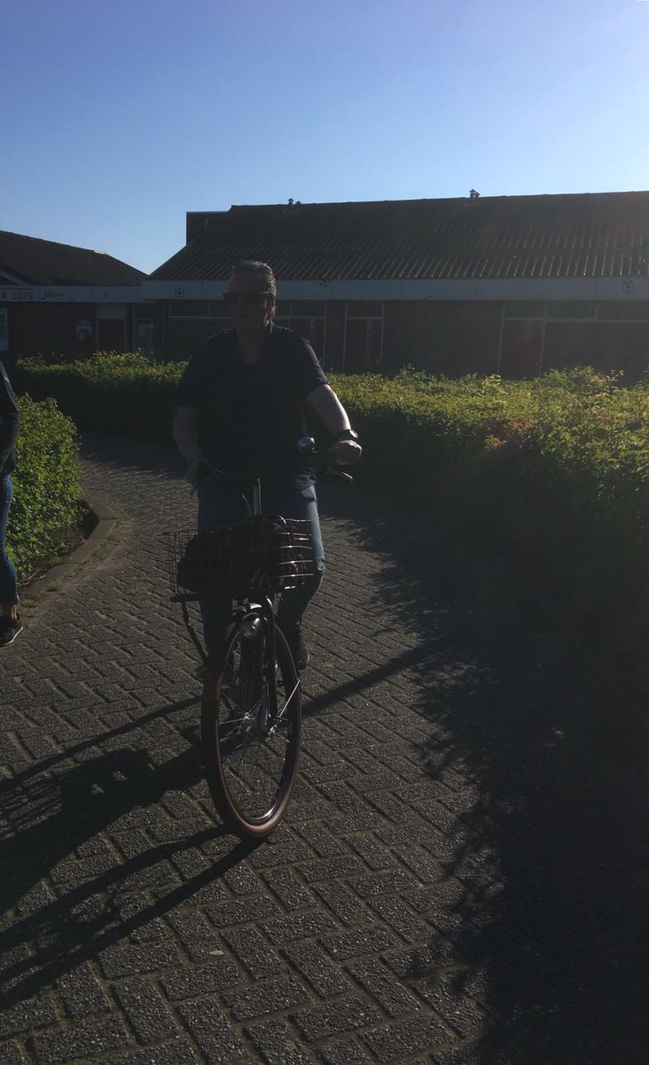 VdBij's tweet photo. @It_TwaddeTweets Dèr gjit de fietscombi! https://t.co/peALAEZYzO
