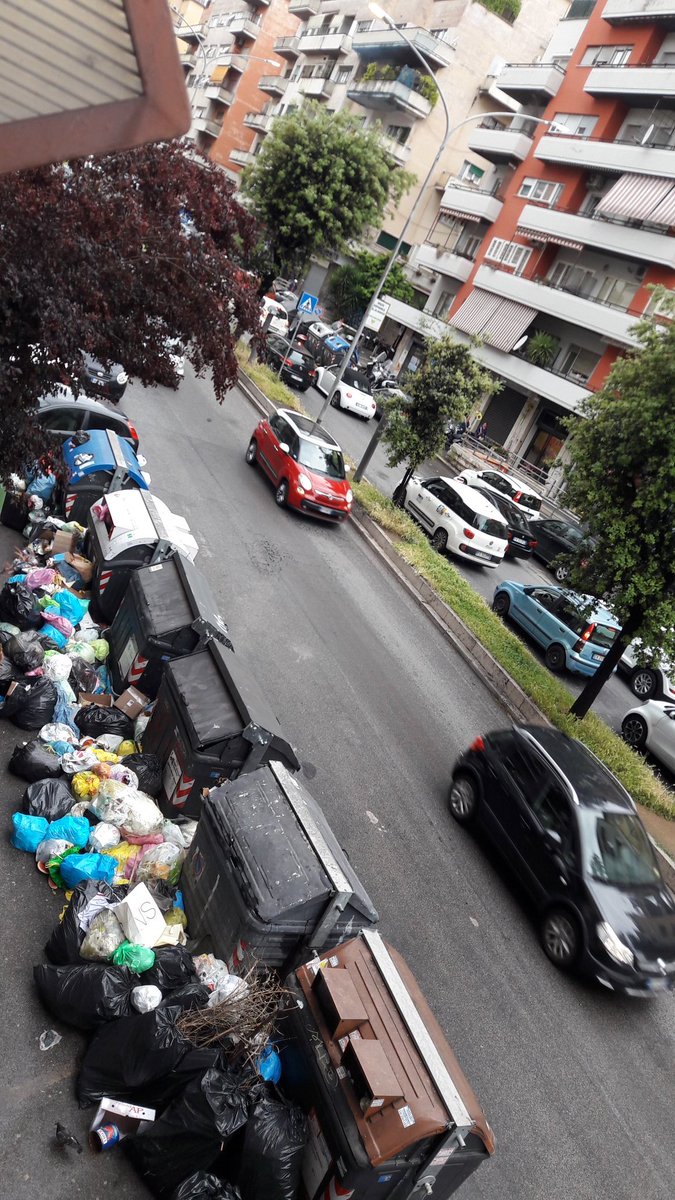Raccolta ferma in attesa di un #Governo? #VirginiaRaggi #Ama