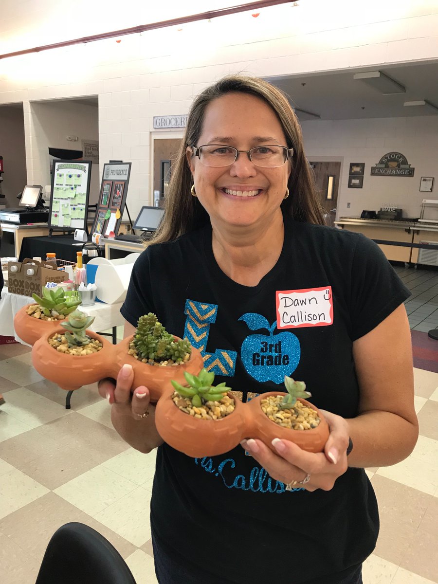 Rebecca Holcomb tweet media