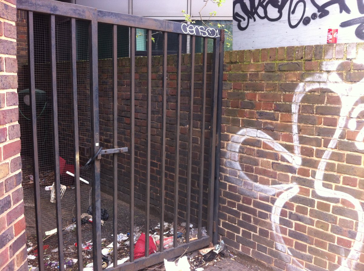 44jinky44's tweet photo. @MortonMichel #alhambrahouse #Croydon #Wellesleyrd opposite #saffronsquare another #cronx organisation. Would u get #childcare #insurance from a mob that leaves our city centre looking like this?
hope this isn't their head office?
@CllrTony @InsideCroydon #stevereedMP @OohhhBam https://t.co/xY1CF7ykGt